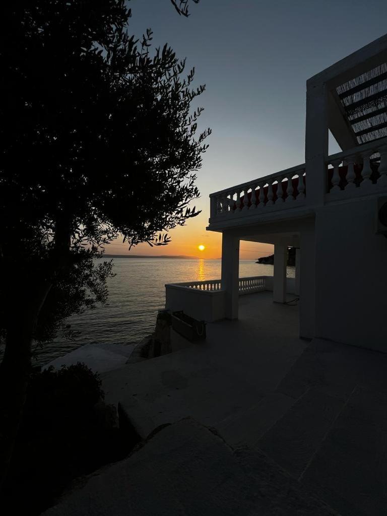 Apartamento Kuca Za Odmor Seahouse Karlobag Exterior foto