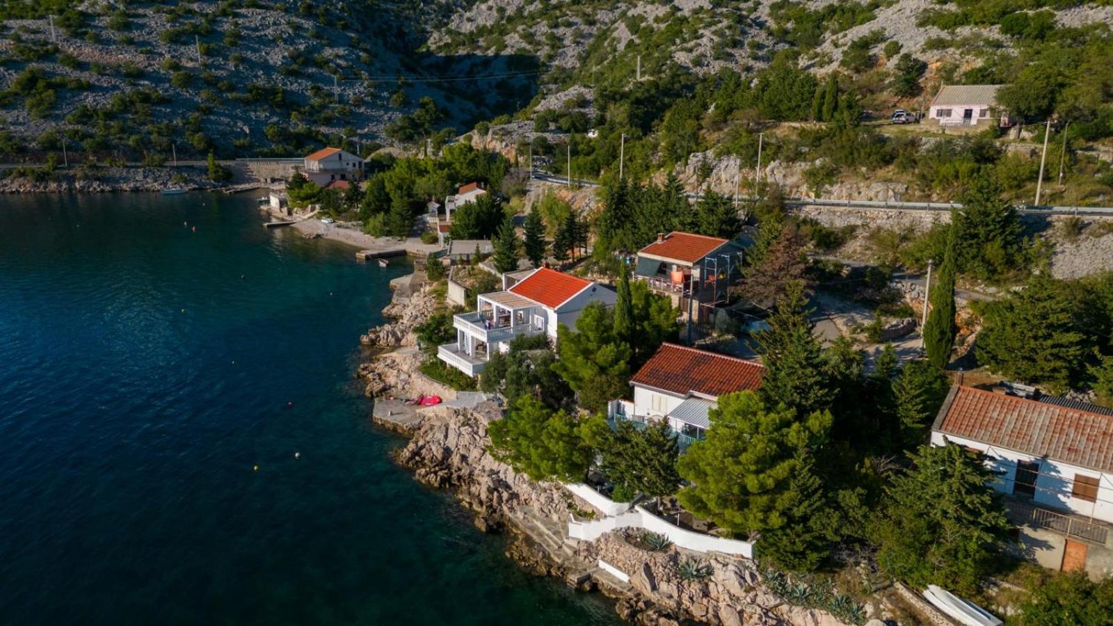 Apartamento Kuca Za Odmor Seahouse Karlobag Exterior foto