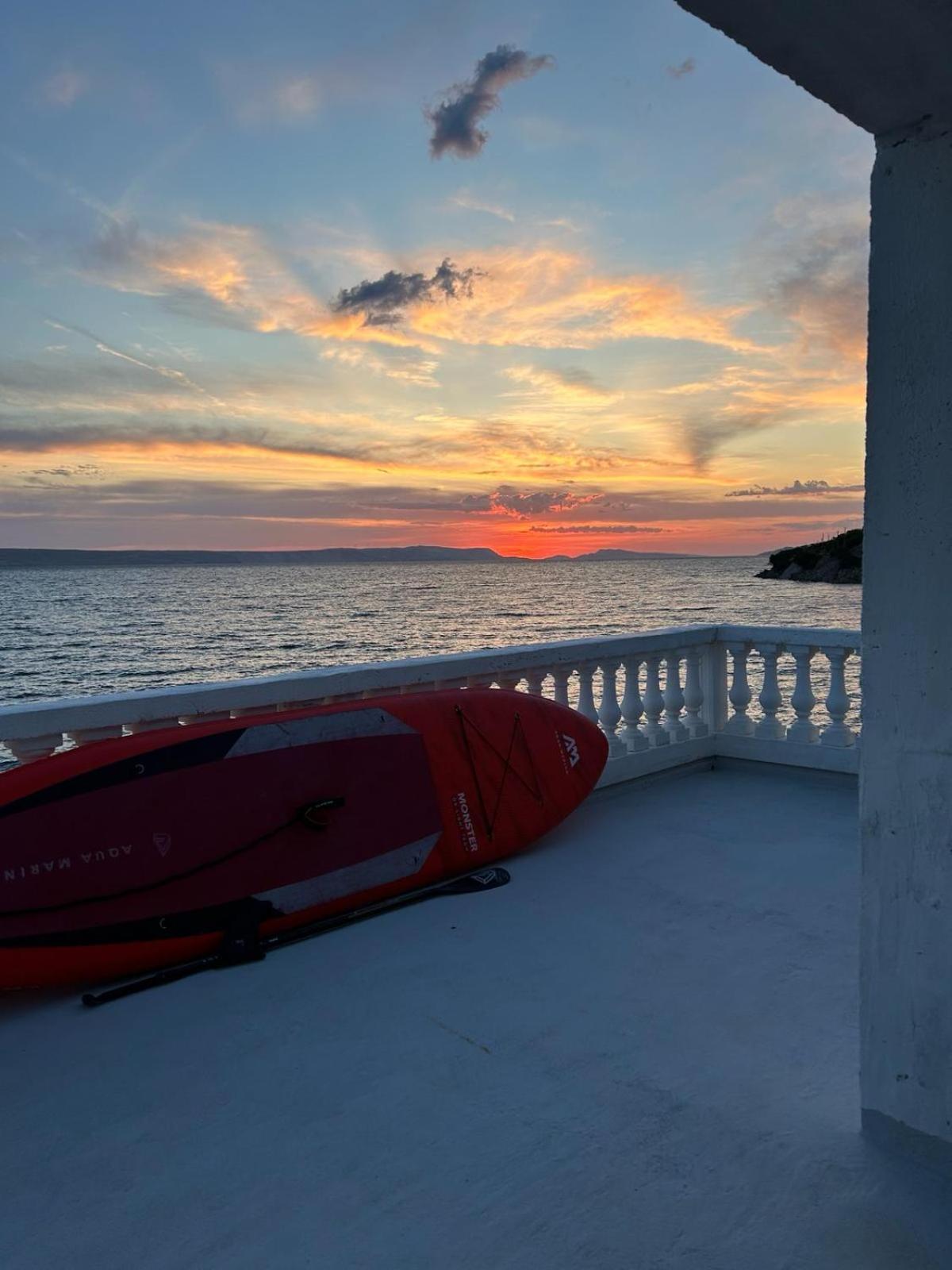 Apartamento Kuca Za Odmor Seahouse Karlobag Exterior foto