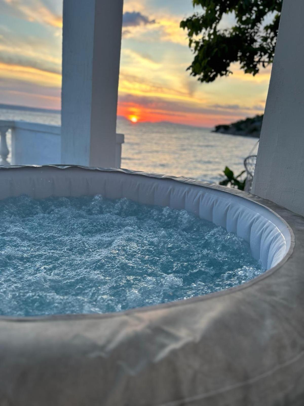 Apartamento Kuca Za Odmor Seahouse Karlobag Exterior foto